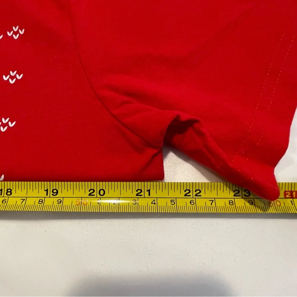 Home Alone Merry Christmas Graphic Tee NWT Kevin McCallister Holiday Shirt M